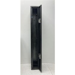 Charcoal coloured steel wall-mounting gun cabinet to accommodate three guns, int. H132cm W18cm D18.5cm, the single double-locking door with two sets of keys, ext. H134cm W20cm D21.5cm