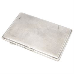 1930s silver cigarette case, of rectangular form, with engine turned decoration and engraved cartouche, hallmarked Mayes, Mills & Co, Birmingham 1933, L12cm