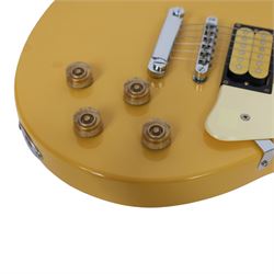 Tanglewood Sabre TSE-401 six-string electric guitar in ochre, L100cm 