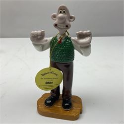 Six Coalport Characters Wallace and Gromit figures, comprising Ready for Takeoff, Woolshop Encounter, Do Something Gromit, Shaun's New Coat, More Cheese Gromit and Happy Birthday Gromit, two with original boxes 