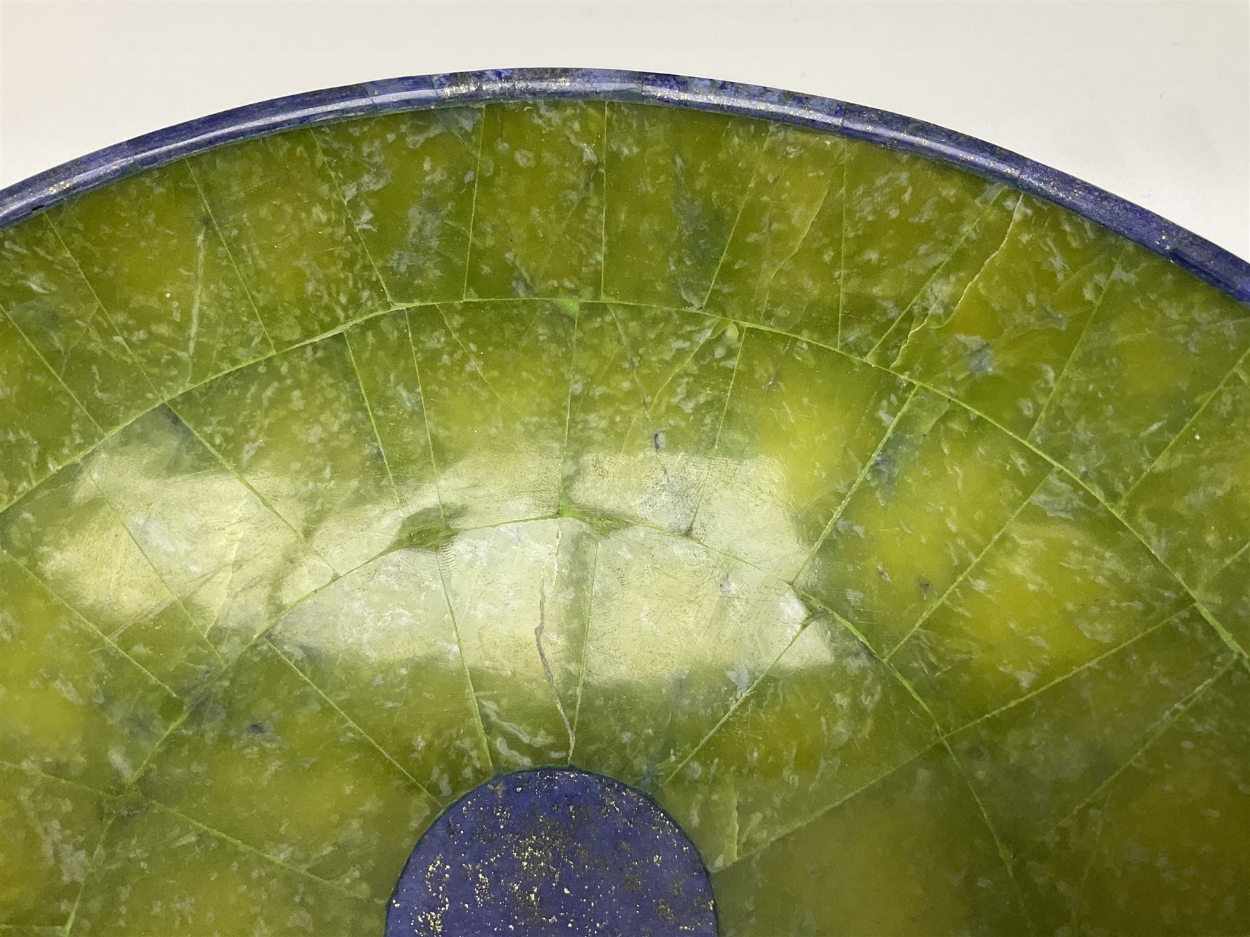 Serpentine and lapis lazuli mosaic bowl, D21cm, H8cm