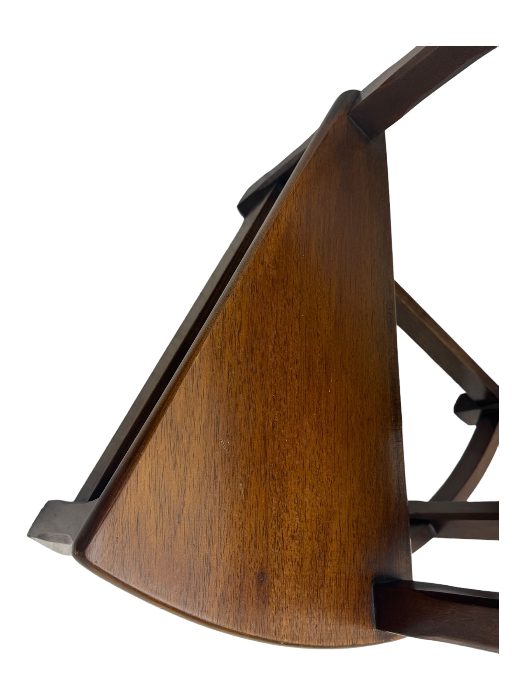 Georgian design set of mahogany library steps, three spiral treads with square chamfered supports surmounted by urn finial