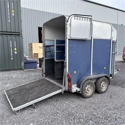 Ifor Williams HB505R horse trailer