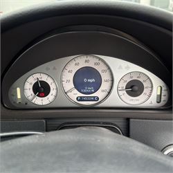 Mercedes-Benz CLK Cabriolet 280 Avantgarde, 3 Litre petrol, automatic, 2006, 2dr, 74500 Miles, convertible, silver, (C10 BJM)