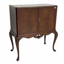 Mid 20th century mahogany cocktail cabinet, with fitted interior, on cabriole supports 