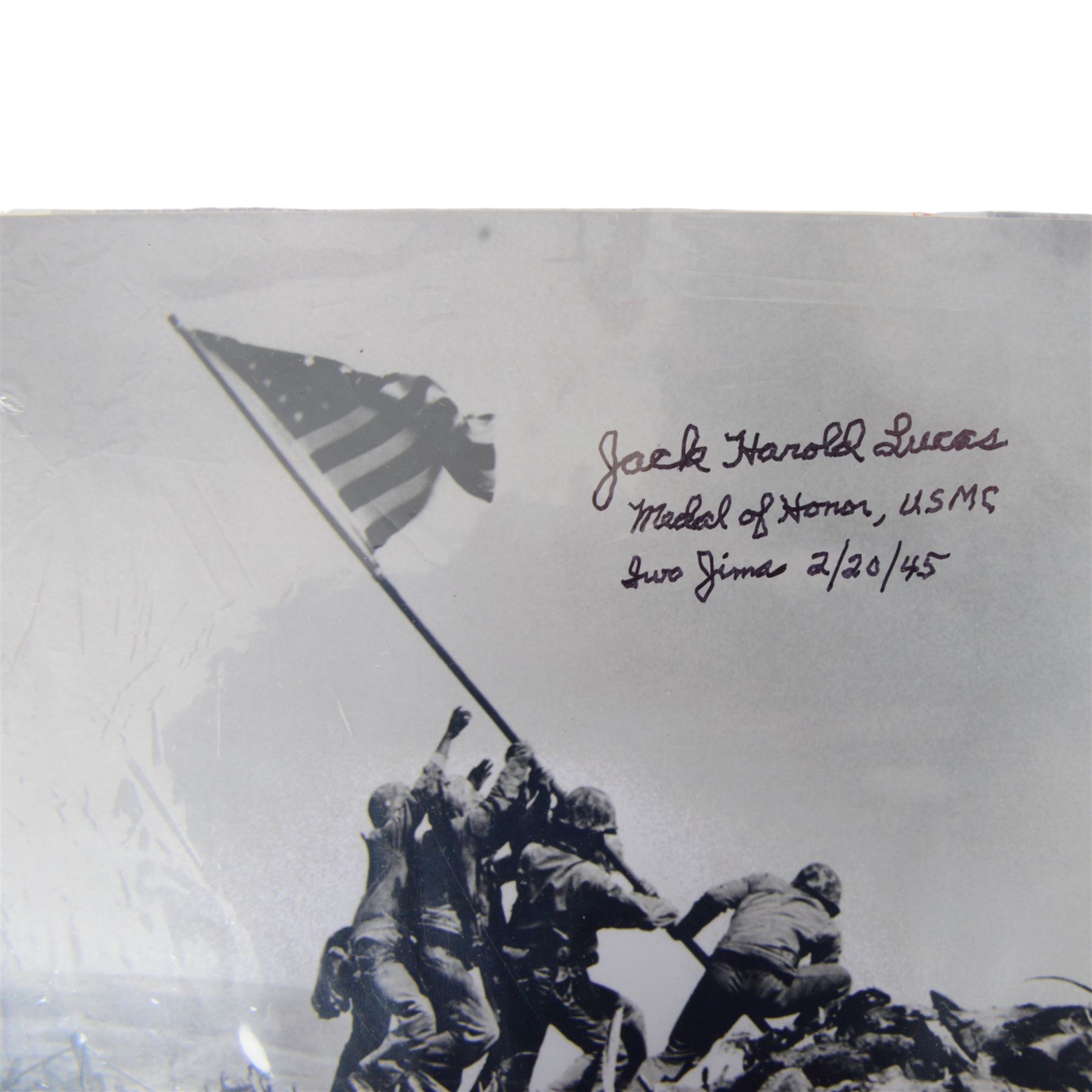 Two original autographs of US Medal of Honor winners, Jack Harold Lucas USMC Iwo Jima and Leo K.Thorsness USAF, Vietnam POW together with ten US FDC medal winners and USAF POW card.
