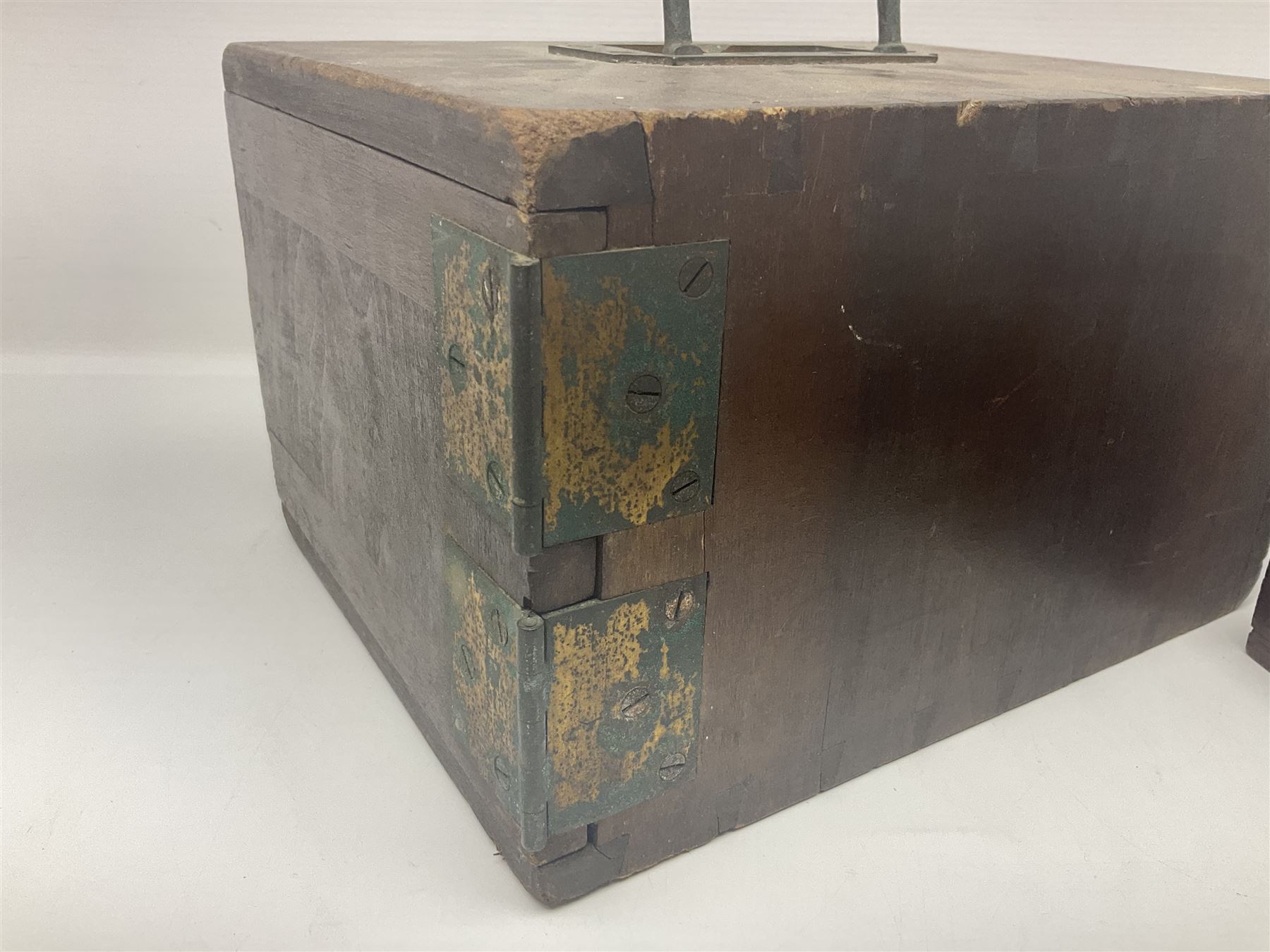 GPO telegraph morse code machine, marked GPO 10235 and Baseboard.S.C.MKII, in wooden carry case, case H16cm, L26cm 