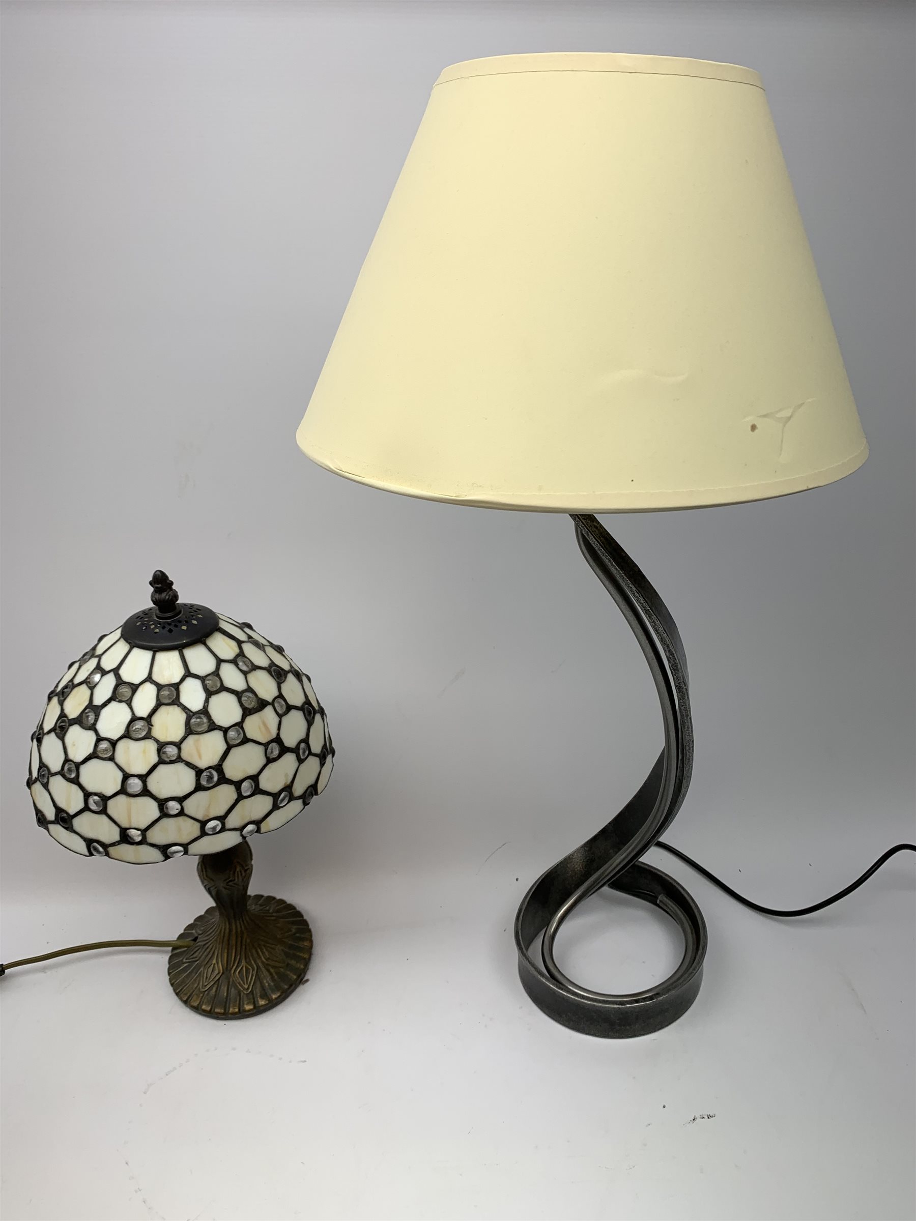 Small tiffany best sale desk lamp