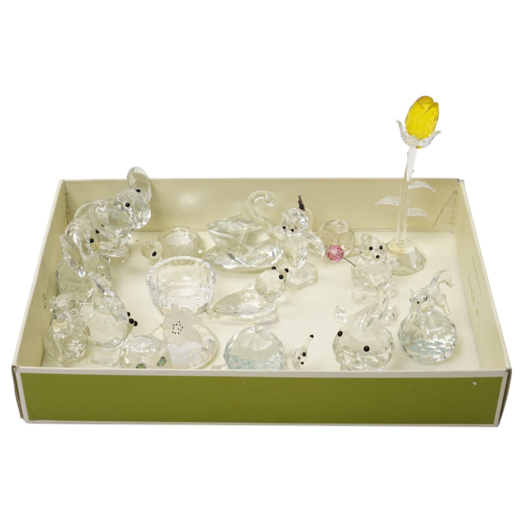 Seventeen Swarovski crystal figures (17)