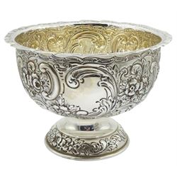 Edwardian silver pedestal bowl, embossed floral and foliate decoration, with vacant cartouches by Wakely & Wheeler, London 1907, approx 10.7oz