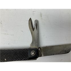 WW2 British army folding jack/clasp knife with blade and can opener marked with broad arrow and date 1944; a similar unmarked British army folding three-blade knife; and another later similar British Army knife marked Wade & Butcher Sheffield England (3)