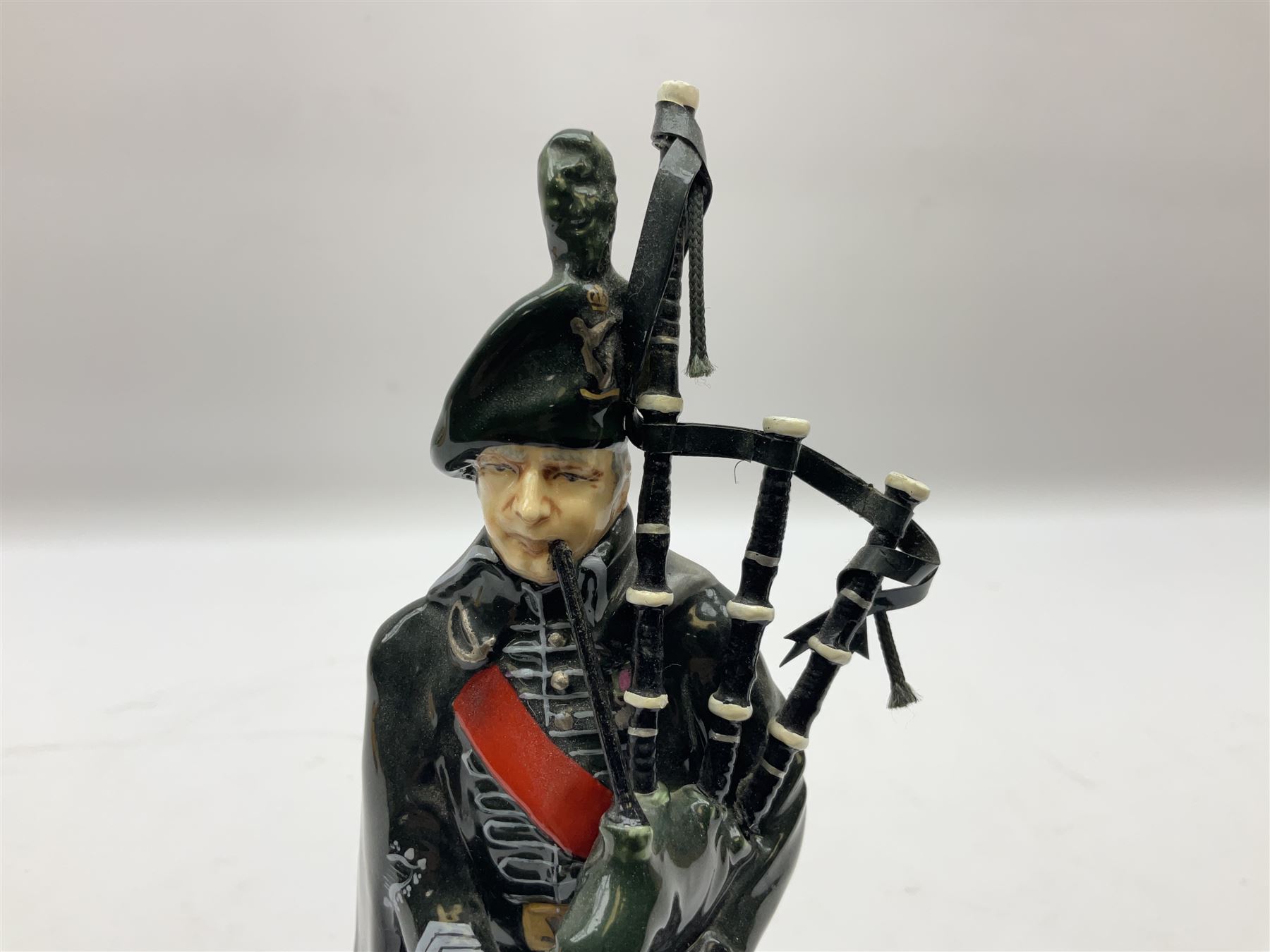 Michael J Sutty limited edition figure, Pipe Player, The Royal Irish Rangers 1980's, 241/250, H22cm