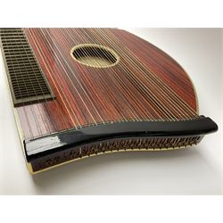 Framus Bavaria model 7/32 guitar zither, serial no.27856, bears label,  L72cm