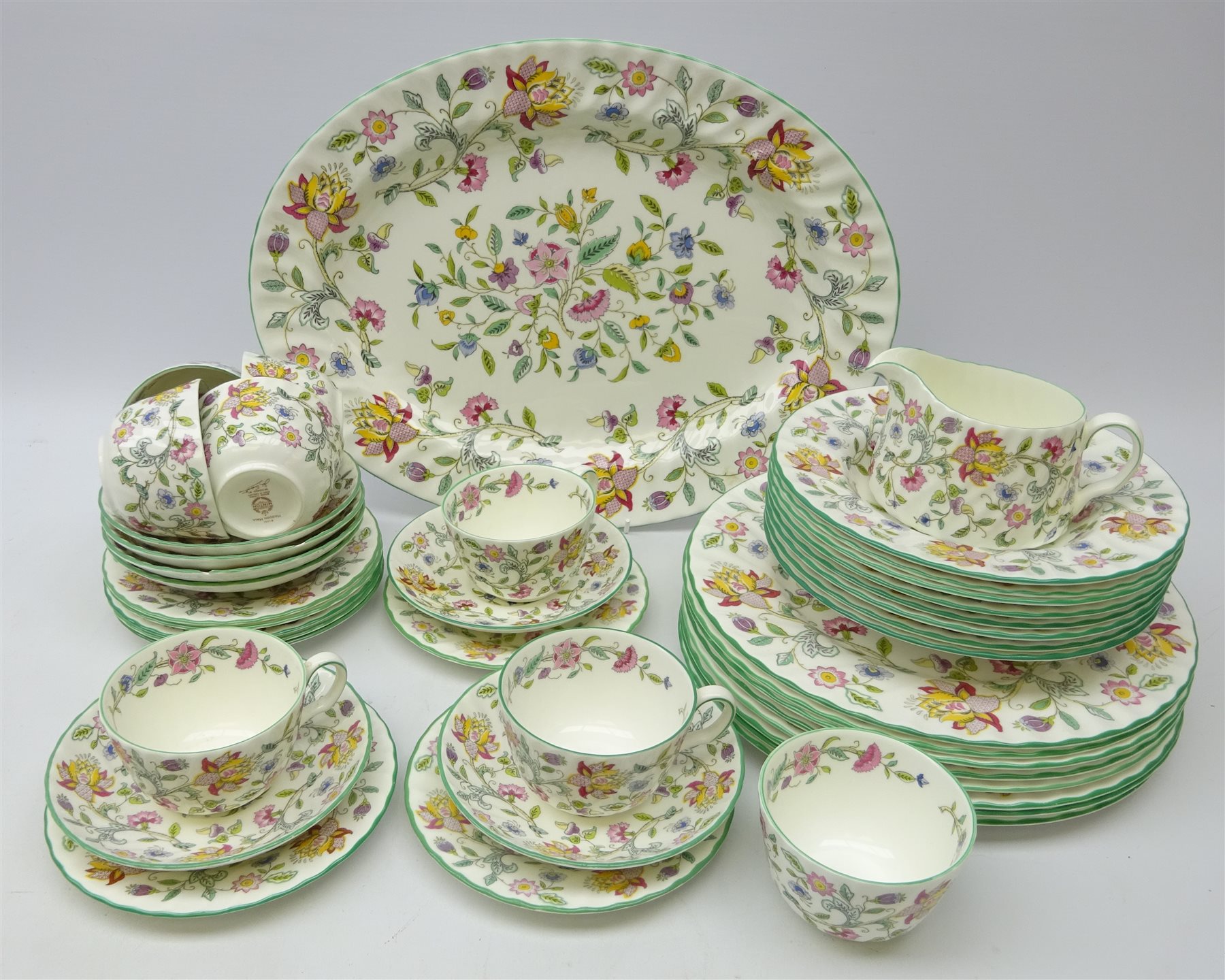 Minton Haddon Hall dinner and tea service comprising eight dinner