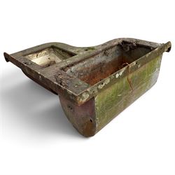 Large Victorian cast iron double-compartment corner stable manger, incorporating a barred feed trough and water bowl
