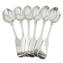 Set of six Edwardian silver Fiddle pattern table spoons, hallmarked Joseph Rodgers & Sons, Sheffield 1909, approximate weight 10.22 ozt (318 grams)
