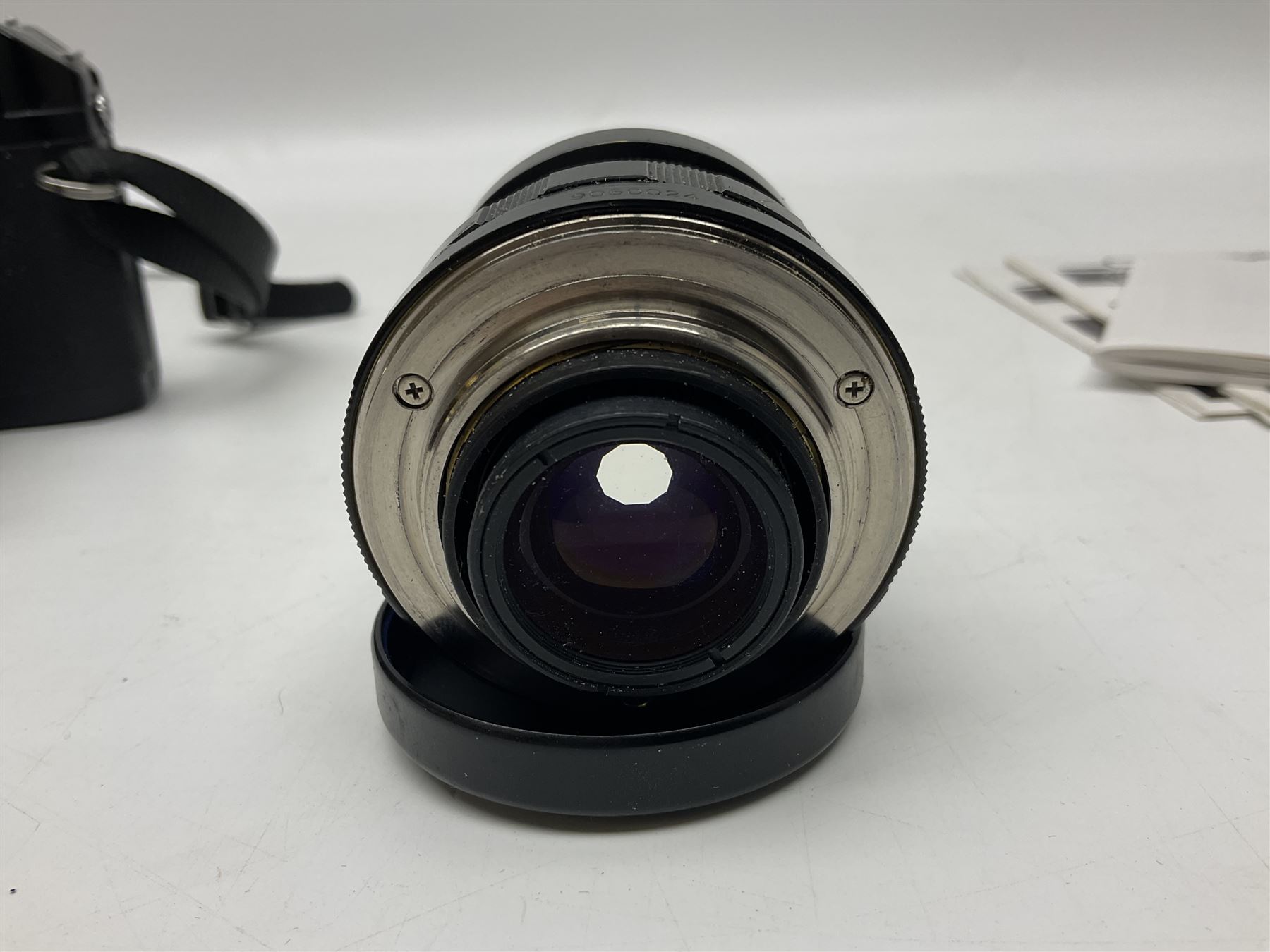 Voigtlander Bessa-R rangefinder camera body, serial no. 00118622, with 'Voigtlander Nokton F 1.5 50mm' lens, serial no. 9960078 and 'Voigtlander Ultron 35mm F 1.7' lens, serial no.9050024 