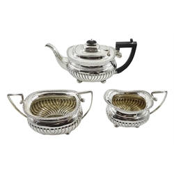 Victorian silver three piece tea service, on four bun feet by George Nathan & Ridley Hayes, Chester & Birmingham 1895, approx 37oz