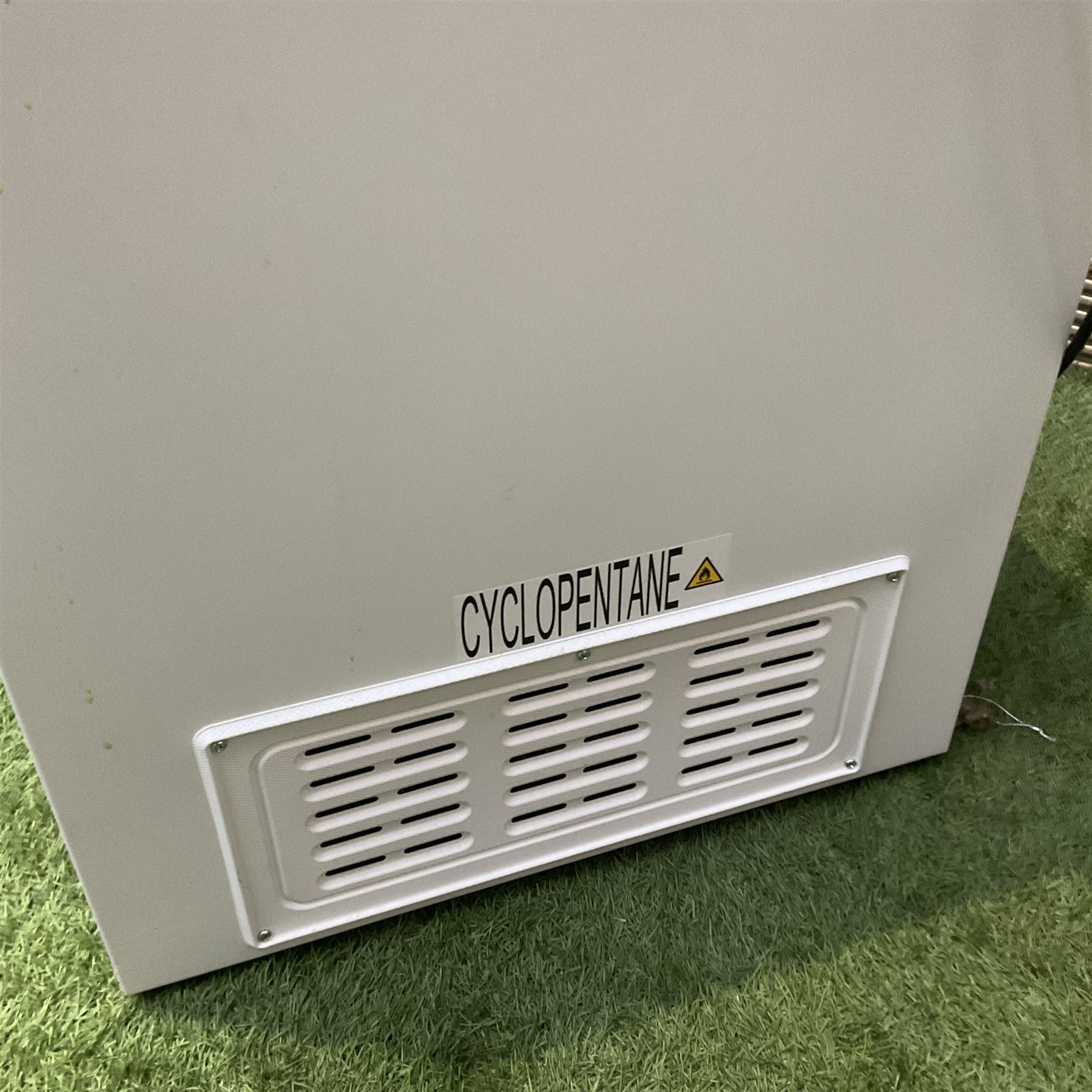 Logik  L198CFW20 chest freezer in white  - THIS LOT IS TO BE COLLECTED BY APPOINTMENT FROM DUGGLEBY STORAGE, GREAT HILL, EASTFIELD, SCARBOROUGH, YO11 3TX