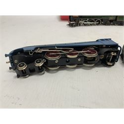 Hornby/Tri-Ang ‘00’ gauge - four locomotives and tenders comprising boxed Class 7P6F 4-6-2 ‘Oliver Cromwell’ no.70013 in BR green; Class A4 4-6-2 ‘Nigel Gresley’ no.7 in LNER blue; Battle of Britain Class 4-6-2 ‘Winston Churchill’ no.21C151 in SR green; Class A3 Gresley 4-6-2 no.60103 in BR green (4) 