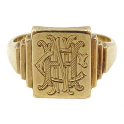 9ct gold signet ring, with engraved initials 'NCH', Birmingham 1948, approx 8.3gm