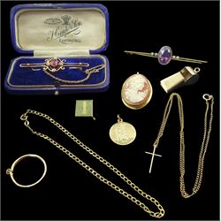 18ct gold cameo brooch/pendant, stamped 750 and 9ct gold jewellery including stone set brooch, whistle charm, necklaces, stamped or hallmarked, and a gilt bar brooch