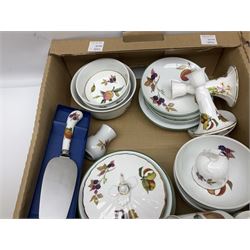 Royal Worcester Evesham, Arden and Evesham Vale pattern tea and dinner wares in two boxes