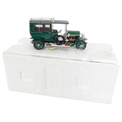 Five Franklin Mint 1:24 scale model cars, comprising 1935 Mercedes Benz 770K, 1912 Packard Victoria Model 1-48, 1930 Bugatti Royale Coupe Napoleon, 1929 Bentley 4.5 Litre Blower and 1934 Packard Convertible Sedan, all in original packaging with certificates