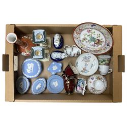 Various ceramics, to include pair of Staffordshire style Dalmatian pen holders, small group of Wedgwood jasperware, Victorian fairing, Dresden coffee cup and saucer, Japanese Kutani vase, pair of Royal Doulton candlesticks, two pieces of Carlton Ware Rouge Royale, small group of Chinese tea cups and saucers, including a pair of late 18th/early 19th century teacups, in one box 