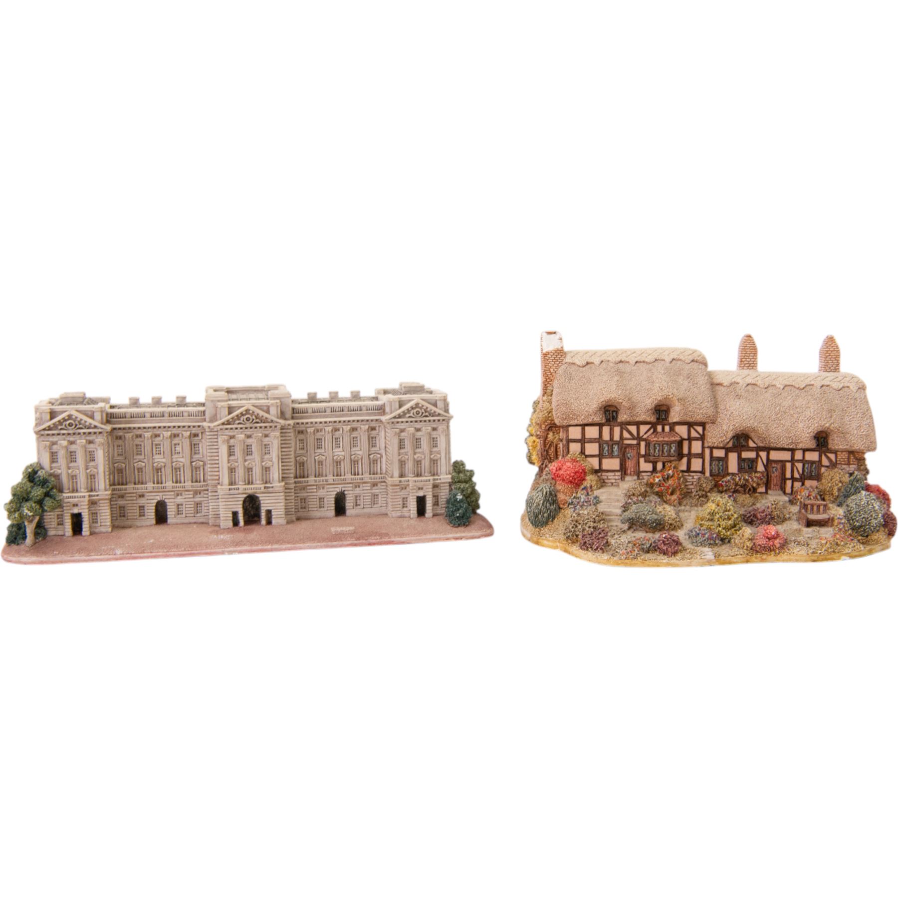 Eight Lilliput Lane models, comprising Heritage Collection Buckingham Palace, Crown Inn, Anne Hathaway, Periwinkle Cottage, Royal Oak Inn, Through The Keyhole, Burley Street Garage and The George Inn