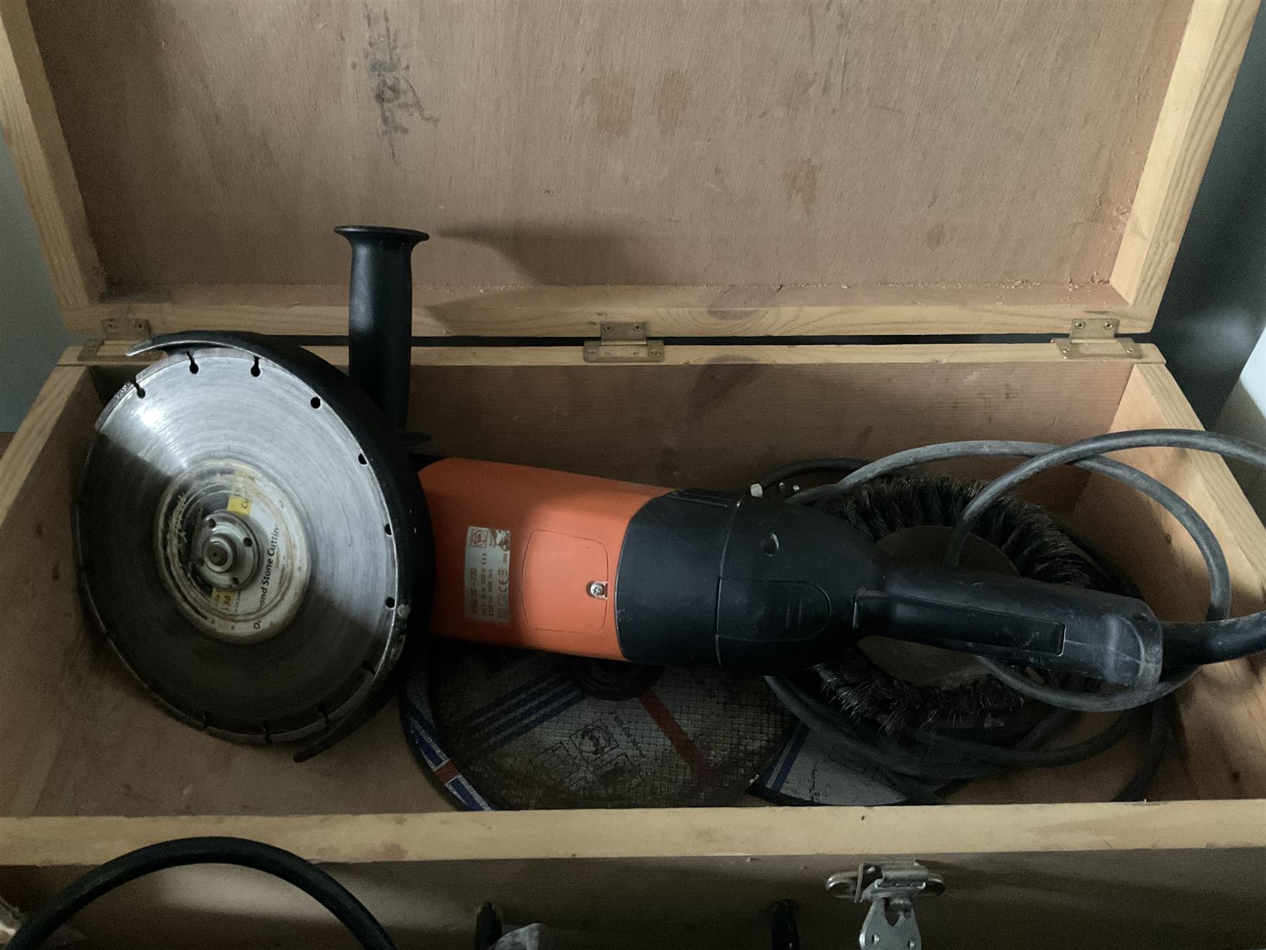 Sip Merlin 210 arc welder, welding mask, angle grinder with grinding discs - THIS LOT IS TO BE COLLECTED BY APPOINTMENT FROM DUGGLEBY STORAGE, GREAT HILL, EASTFIELD, SCARBOROUGH, YO11 3TX