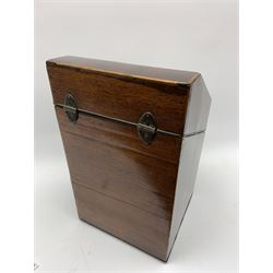 Georgian mahogany knife box, of serpentine fronted form with strung detail to the hinged cover and body, opening to reveal a fitted interior, H37cm 