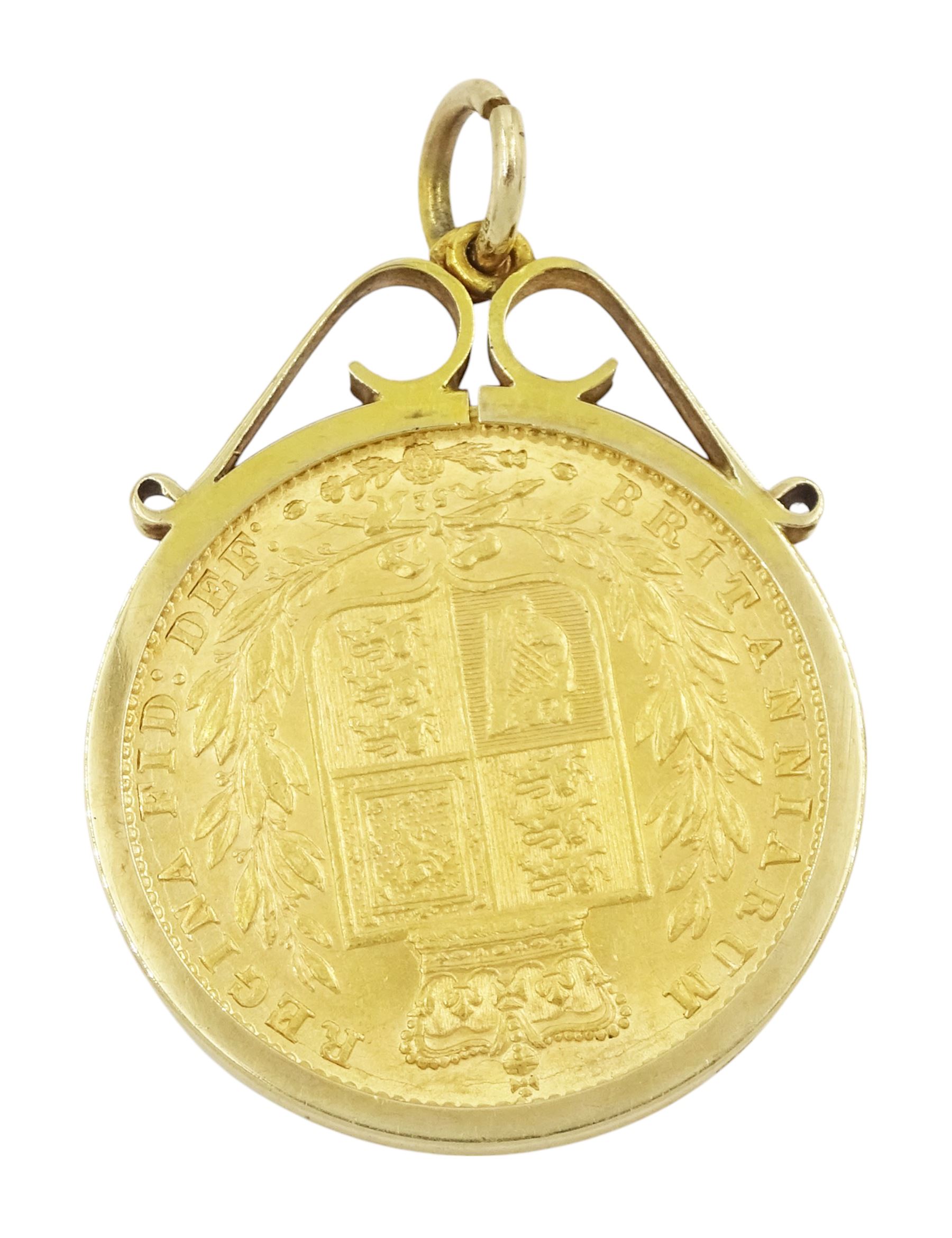 Queen Victoria 1872 gold shield back full sovereign coin, loose mounted in 9ct gold pendant