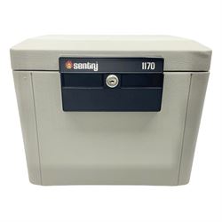 Sentry 1170 portable safe, with key, H34.5cm