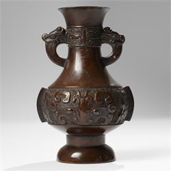 Chinese bronze archaistic vase, H15cm 