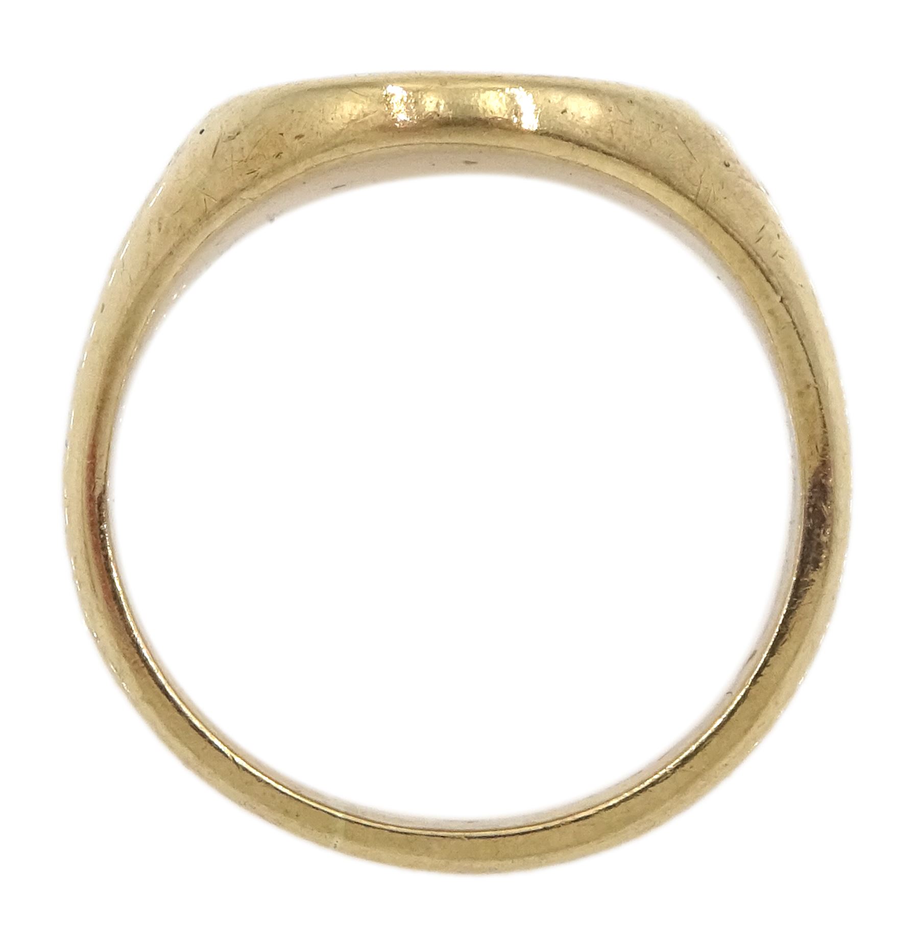 9ct gold signet ring initialled 'GD' 