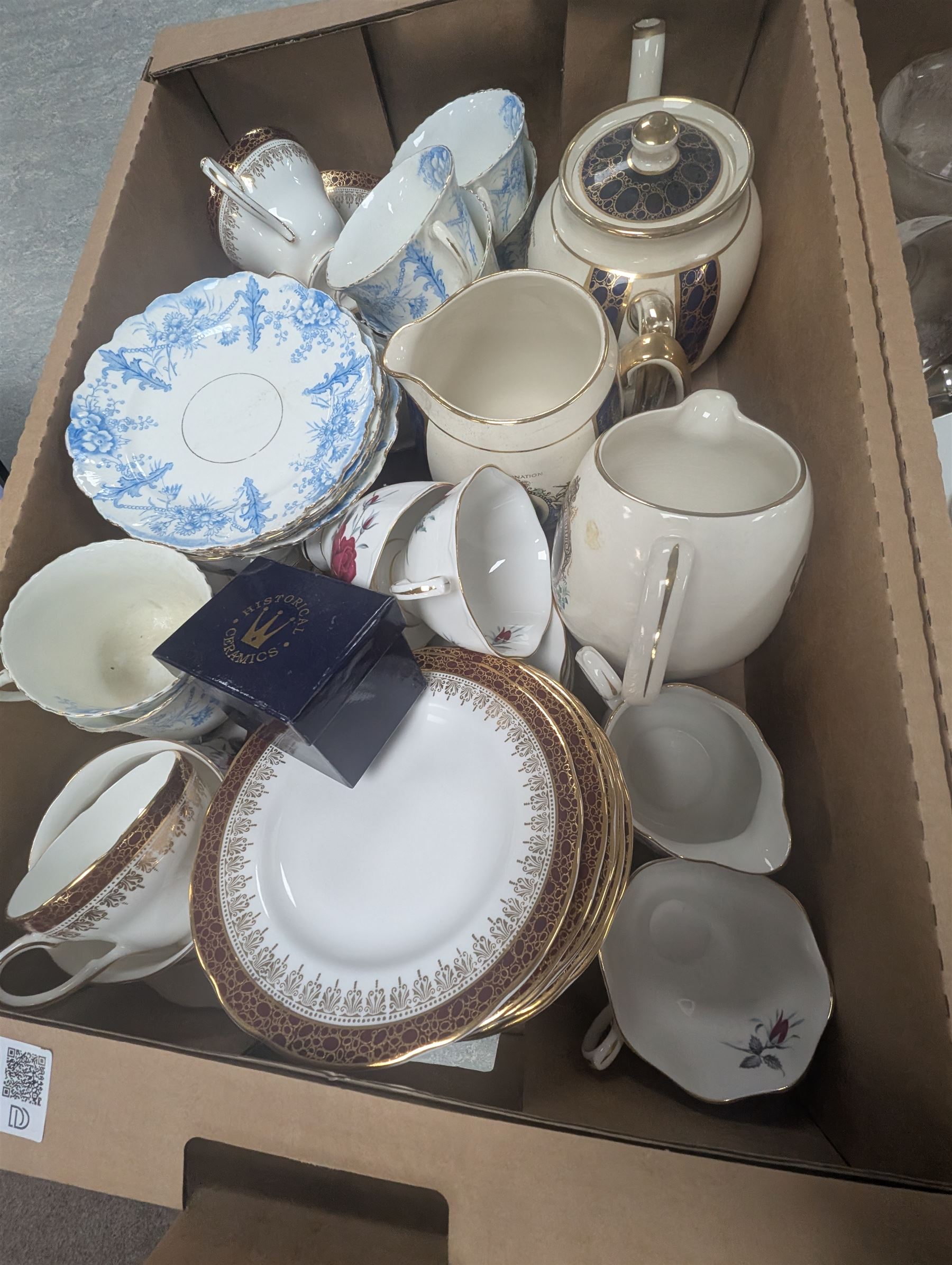 Royal Stafford part tea service, transfer printed Chinese blue and white plate, Pendelphin figures, Kundo clock, etc in three boxes