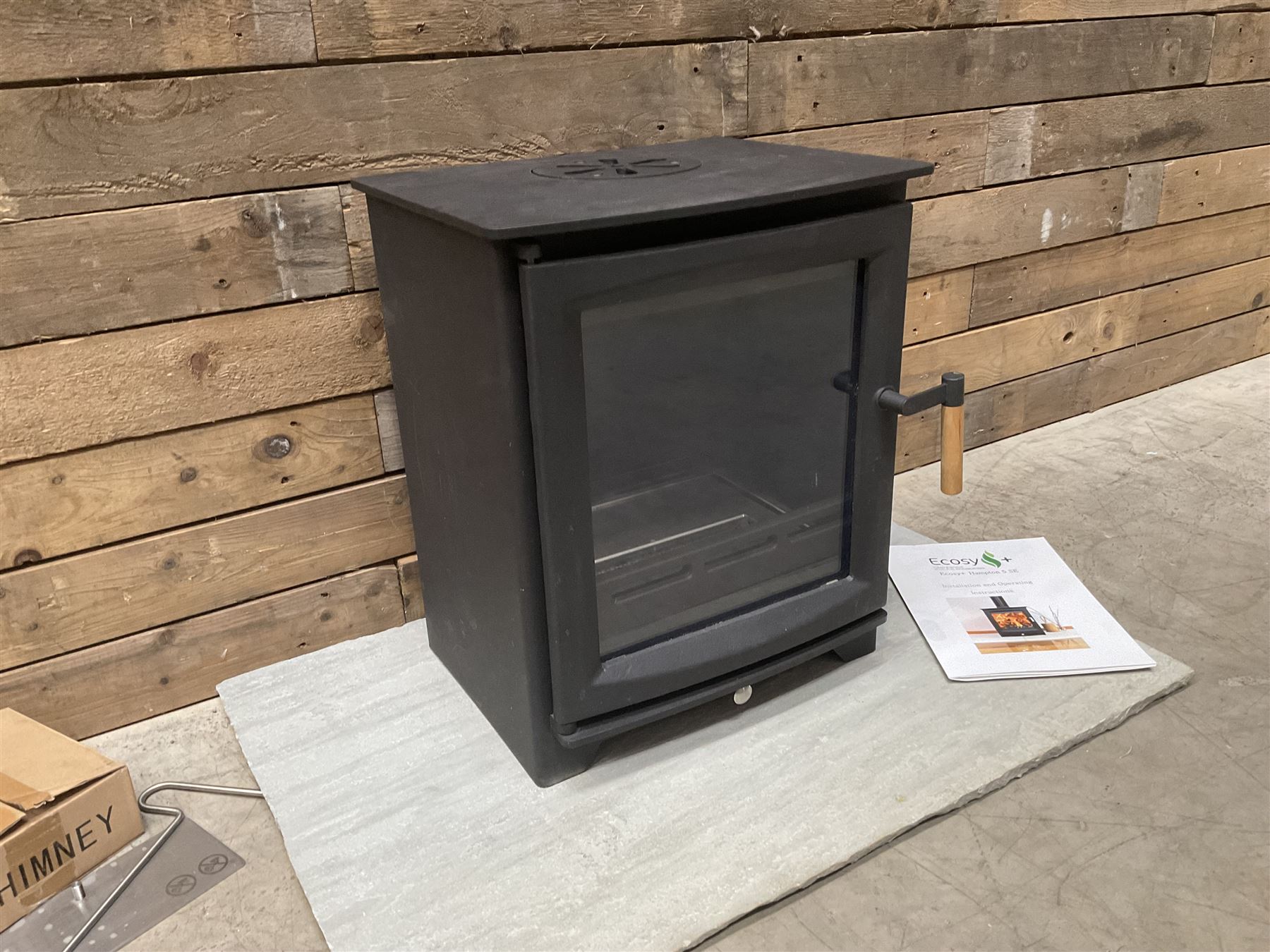 Ecosy+ Hampton woodburner stove 5kw - SE, with stone hearth and accessories 