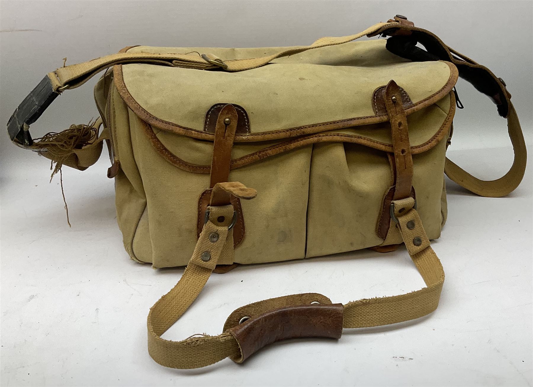 Pentax 67II camera with Asahi SMC Pentax - 6x7 ‘1:4 45mm’ lens, Asahi Takumar / 6x7 ‘1:4.5/75’ lens, Asahi Macro-Takumar / 6x7 ‘1:4/135’ lens, Asahi SMC Pentax - 6x7 ‘1:2.8 165mm’ lens, Asahi Pentax 6x7 rear converter ‘T6-2X’, lens filters and various other accessories, housed in a Billingham carry bag