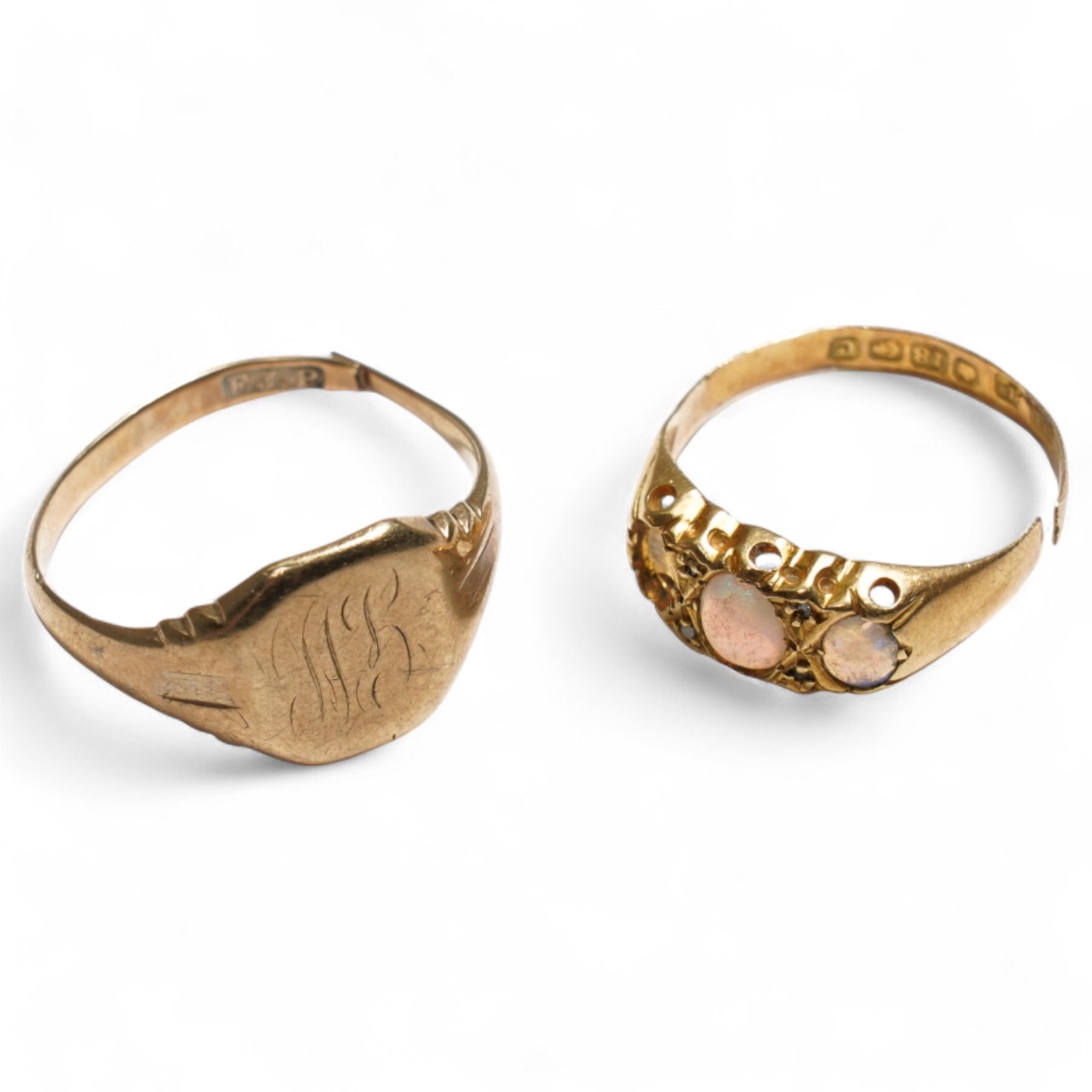Edwardian 18ct gold opal ring and a 9ct gold signet ring