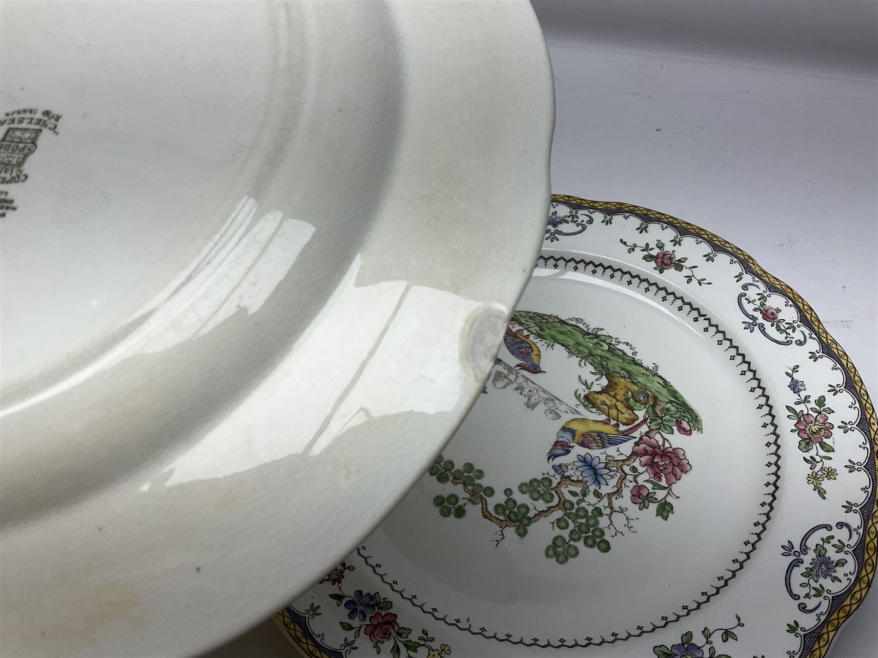 Copeland Spode Chelsea pattern part dinner service, to include seventeen dinner plates, eight side plates, Fifteen soup bowls in two sizes, meat platter etc (53)