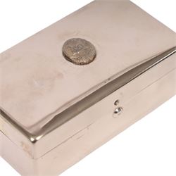 WWII German Third Reich 'silver' wound badge, numbered verso L22, together with a silver plate box with a miniature wound badge to the hinged lid, with brown velvet lining, box H3cm 