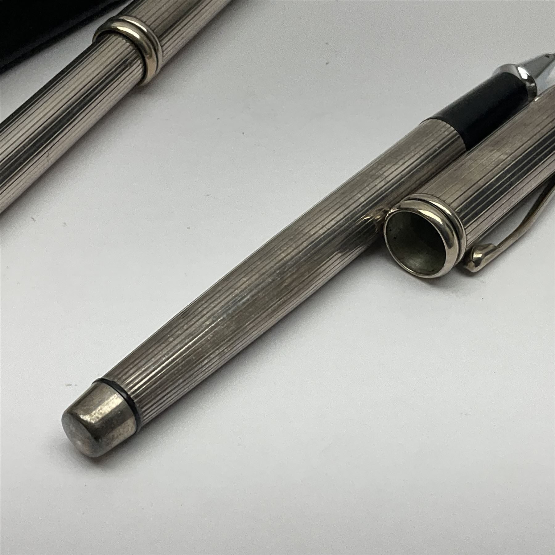 Cross sterling silver fountain pen, having fluted barrel and cap, stamped 