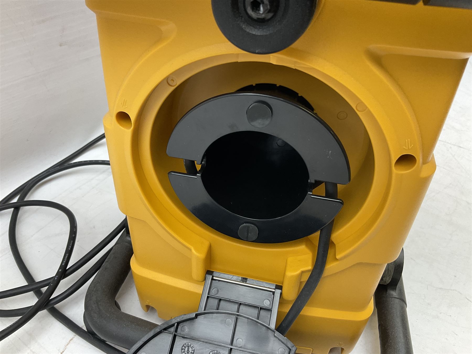 Roberts R9966 Roberts Terrain Rugged Radio