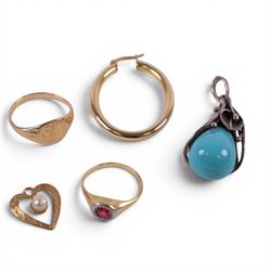 18ct gold stone set ring, together with 9ct gold jewellery, including stone set brooch, single hoop earring, signet ring and heart pendant, silver pendant and gilt chain