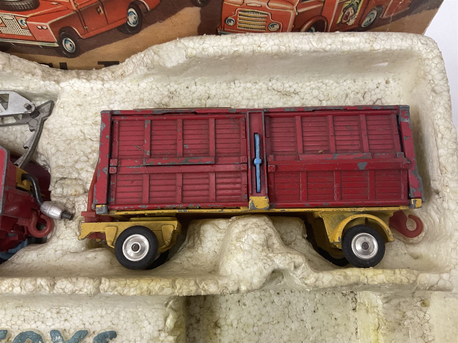 Corgi Chipperfields Circus Toys Gift Set No. 23 part-set in part-box comprising Smith’s ‘Karrier’ Van, International 6x6 truck, two Circus Animal Cages and Platform Trailer; accompanied by similar Corgi Major Chipperfield Circus Articulated Horsebox, and two Corgi Land Rovers