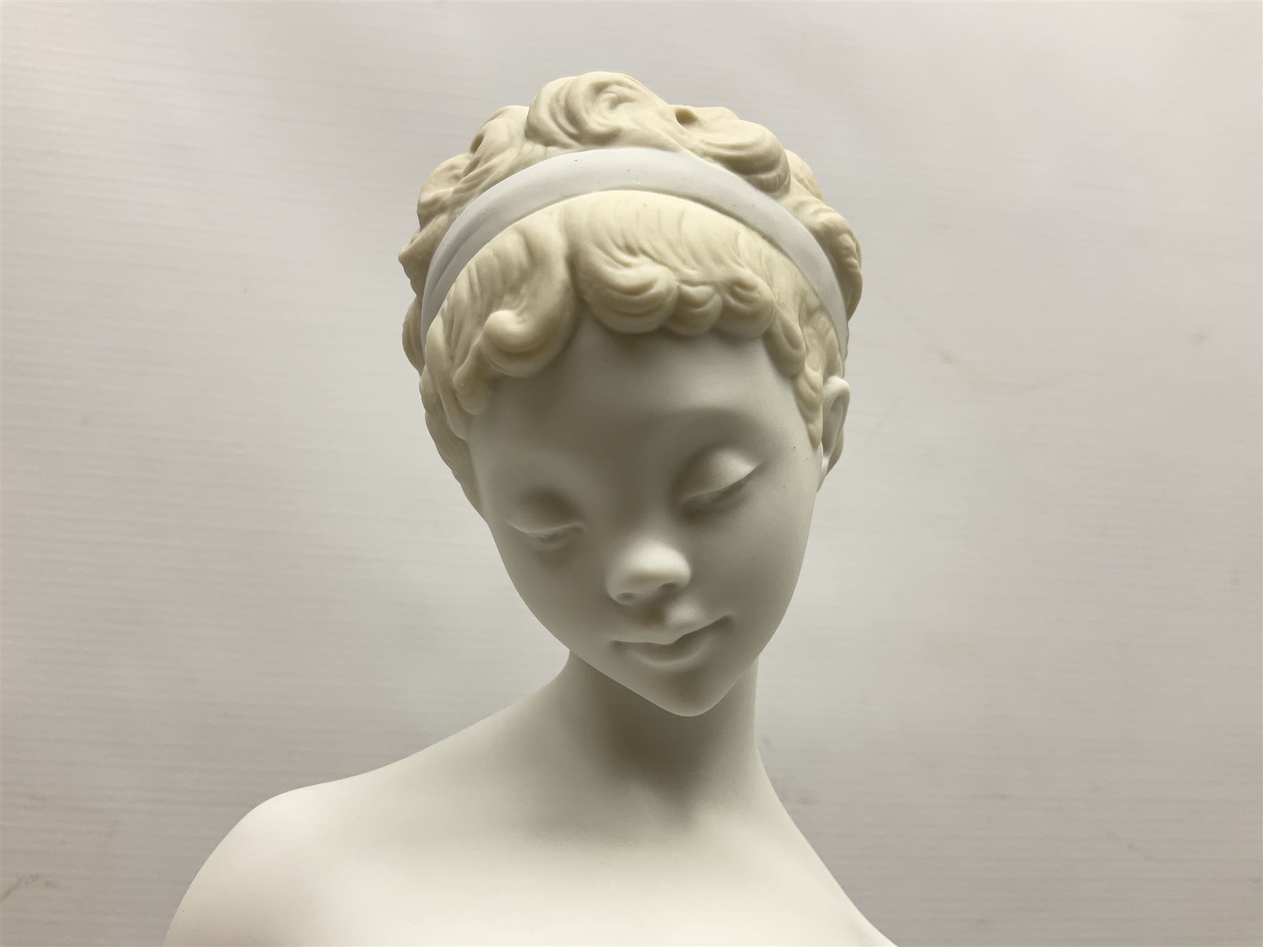 Lladro Privilege figure, Dreams of a Ballerina, modelled as a ballerina leaning against a pillar holding her ballet shoes, limited edition 396/1000, sculpted by Jose Puche, no 1889, with original box, year issued 2003, yea retired 2004, H52cm 