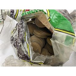 Approximately 200 grams of Great British pre 1947 silver coins including shillings, florins etc, pre-decimal pennies and other coinage