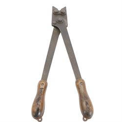 WWI folding trench saw in leather case, together with two pairs of military wire cutters