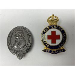 Gaunt & Son Territorial Force Nursing Service cape medal; cased; WW1 British War Medal and 1914-15 Star (names erased); two MID oak leaves; Polish and American medals; eight replica medals including VC, MM, Air Crew Europe Star etc and replica group of five WW2 miniatures etc